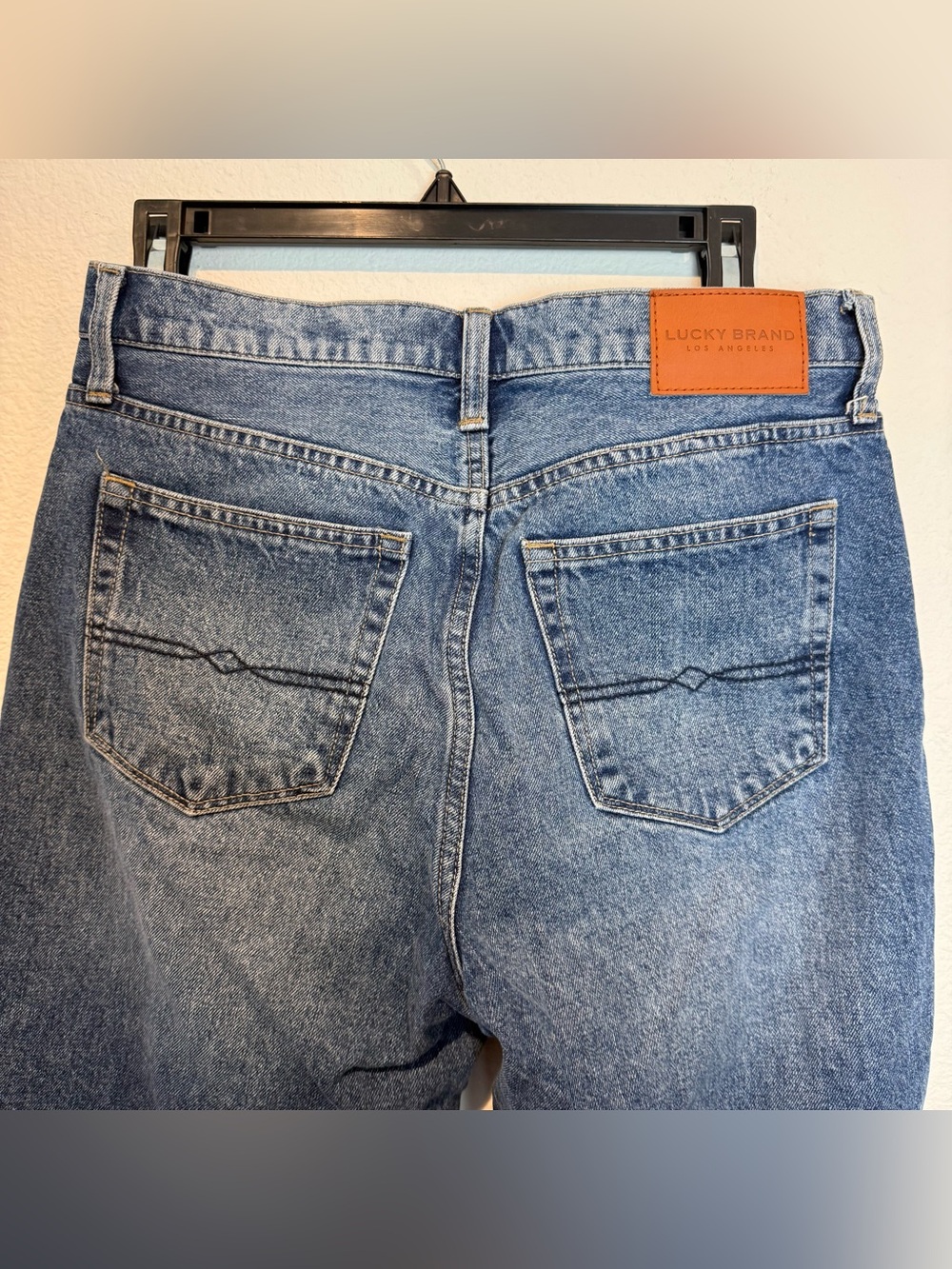 Lucky Brand Drew High Rise Mom Blue Jeans Medium Wash Ripped Knee Womens Sz 8/29